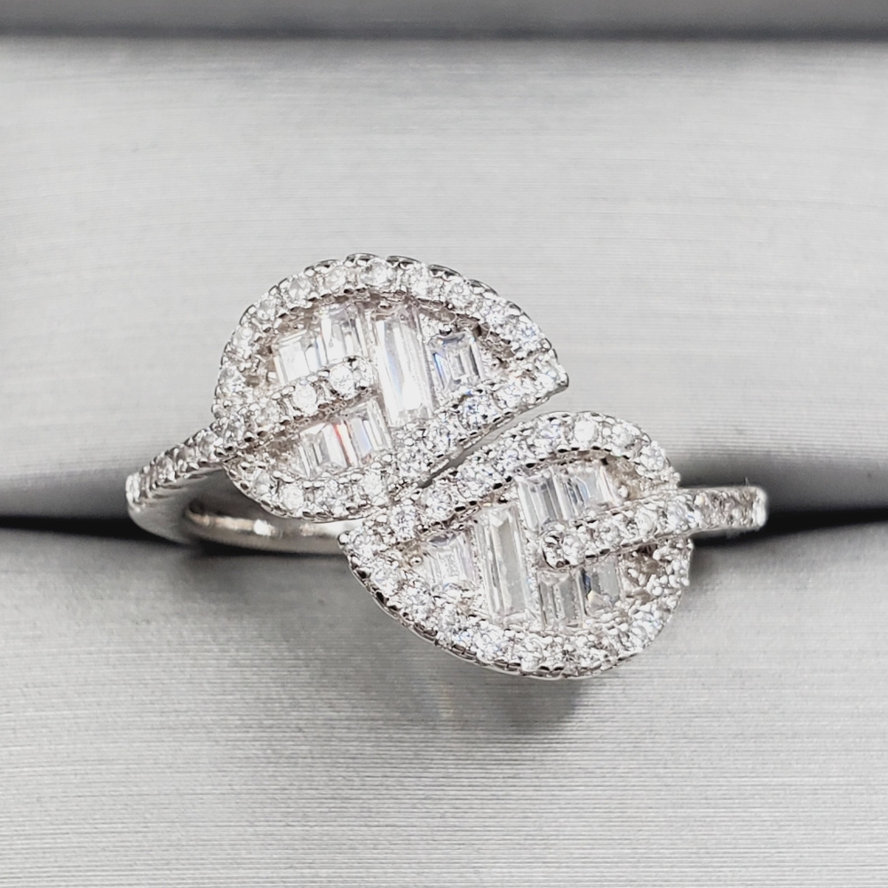 White Diamond Simulants 925 Sterling Silver Ring